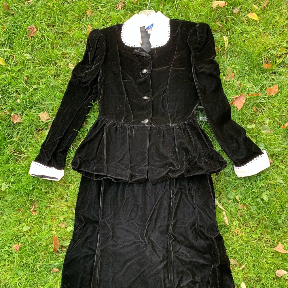Vintage 80s Black Velvet Skirt Suit size 7